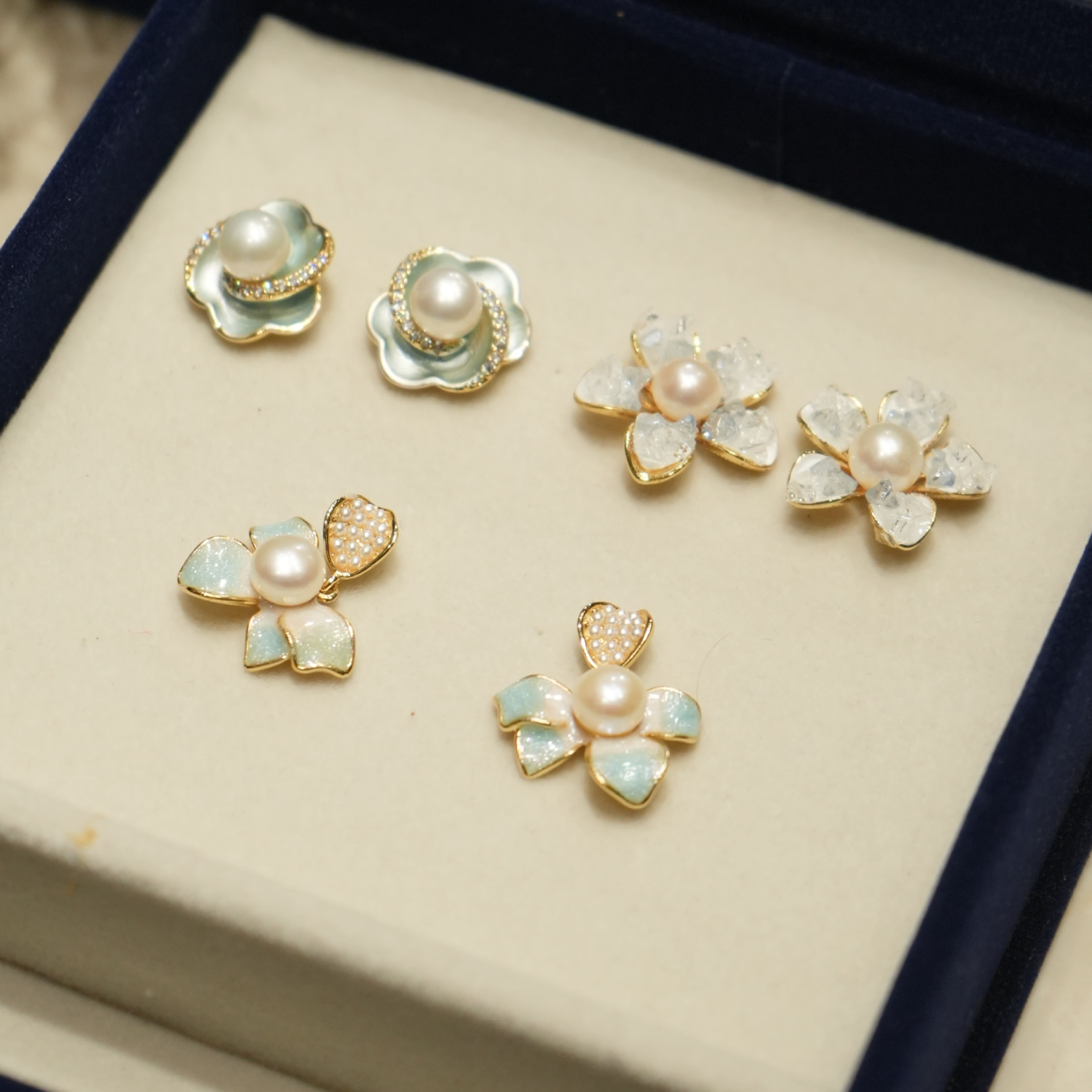 Blossom Pearl Stud Earrings Set