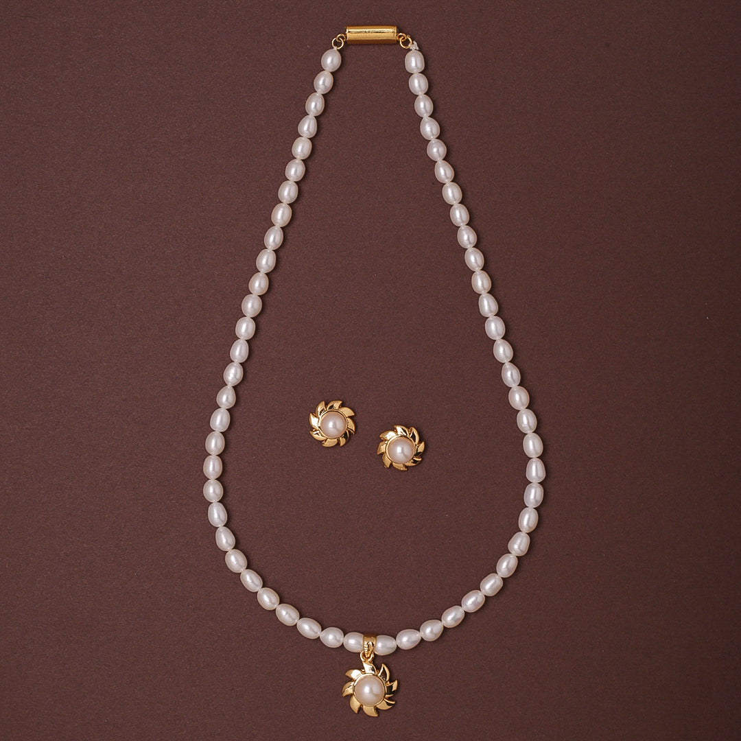 Freshwater Oval Shape Pearl flower Radiance Set