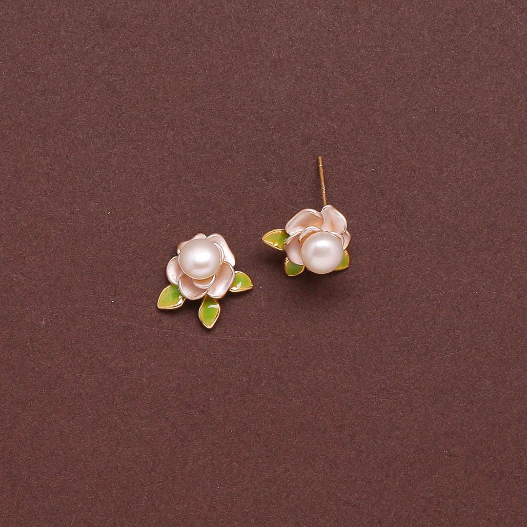 Lily Pearl Studs Freshwater White Pearl