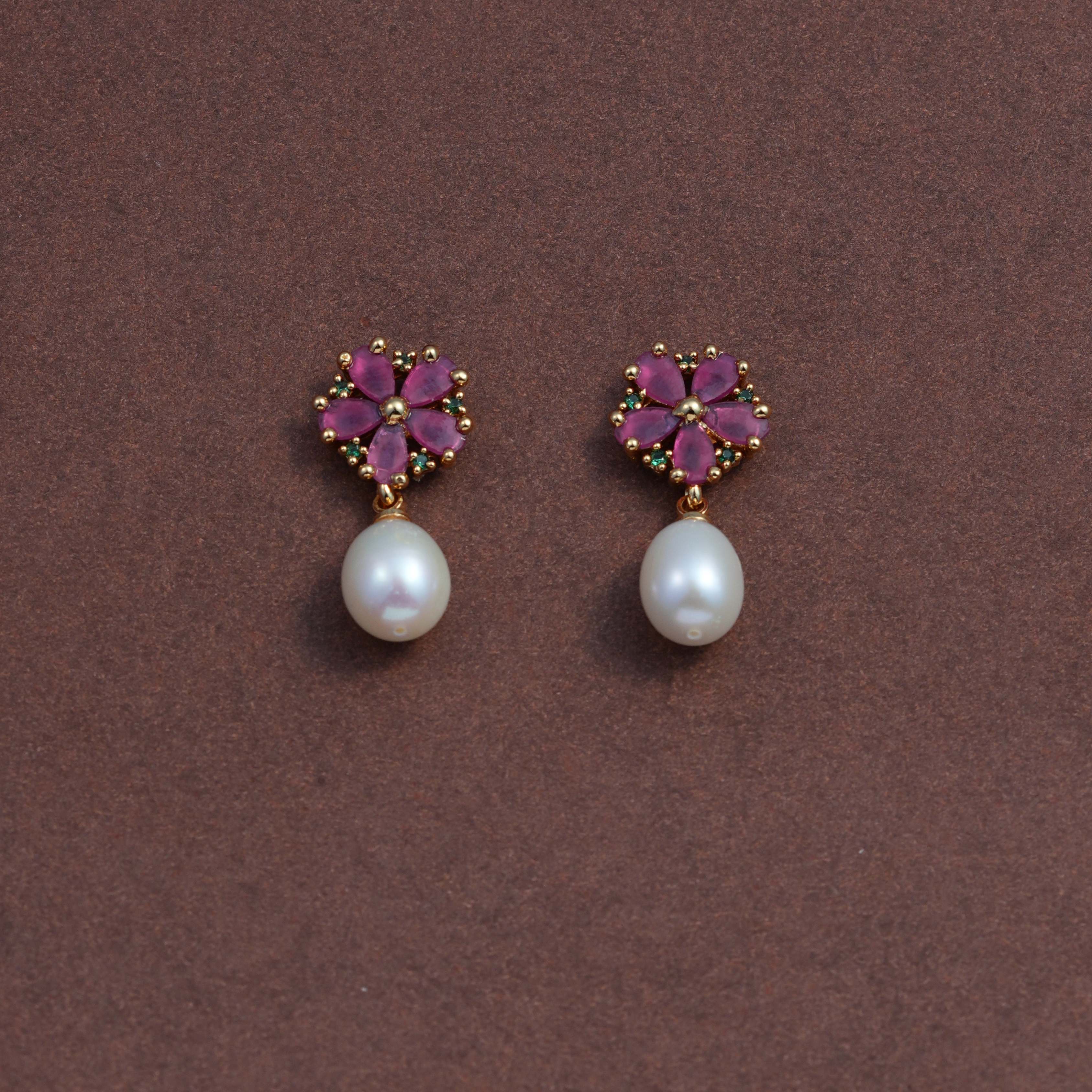 Pearl Hanging Earrings with Crystal
