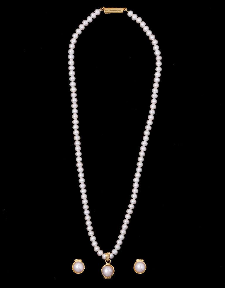Round Pearl Studded Pearl Set