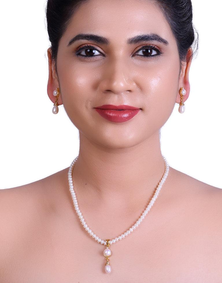 White Round Beaded Freshwater Pearl Set with Drop Shaped Dangled Pearls