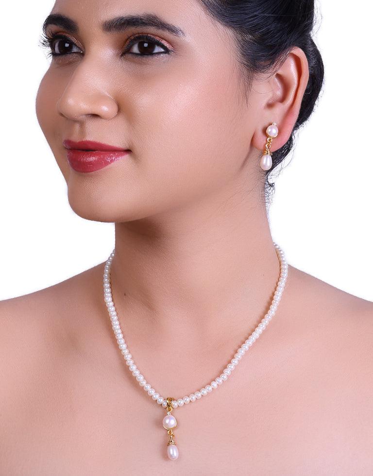 White Round Beaded Freshwater Pearl Set with Drop Shaped Dangled Pearls