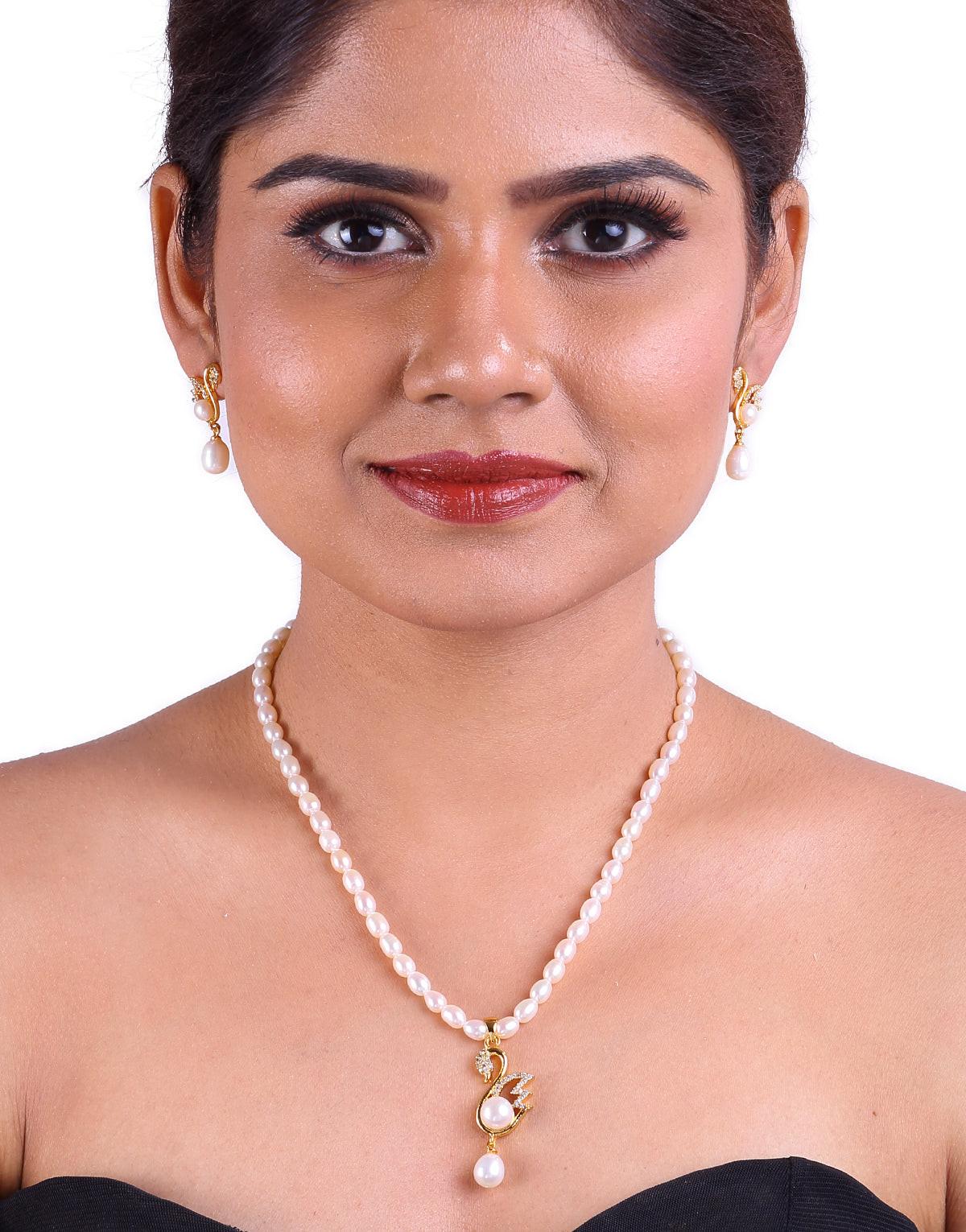 Swan Shaped Depicted Design Set In Semi Precious Stones With Beaded Pearl Necklace Set