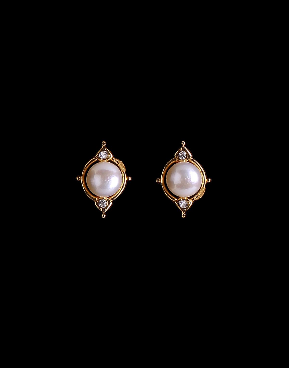 Freshwater Pearl With Cubic Zircon Fancy Stud