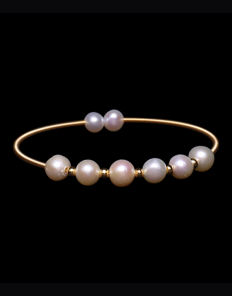 Simp Bracelet - White Pearl | chic jewelry, simple jewelry, dainty jewelry,  minimalistic jewelry, gold jewelry