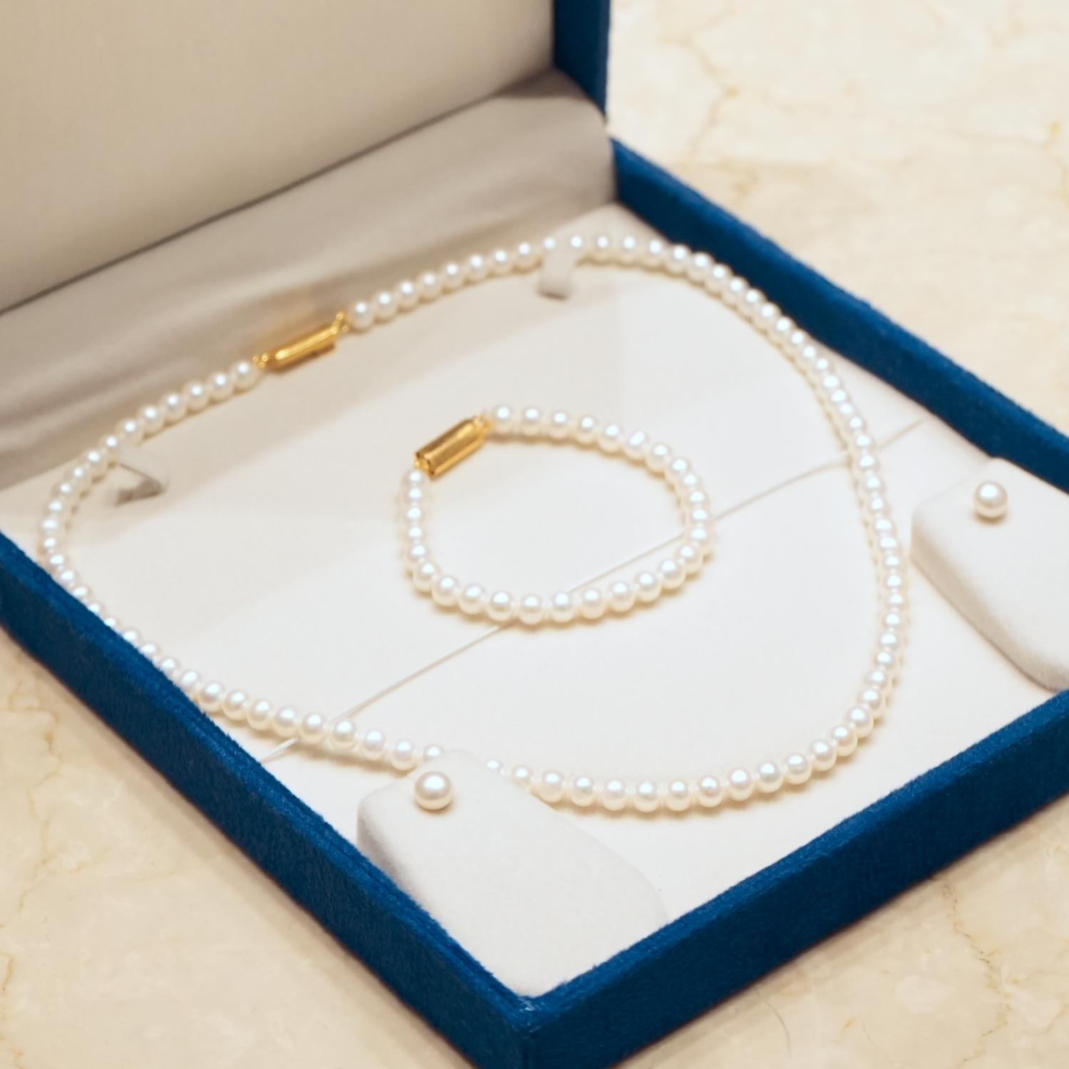Classic White Pearl Jewelry Set Pearls by Mangatrai