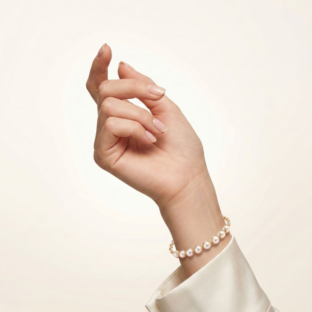 Lustrous Eight Freshwater Pearl Gold-Finish Bracelet