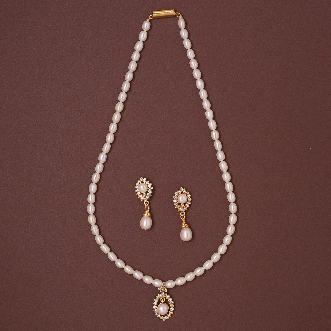 Freshwater Oval Shape Pearl Charm Stone-Studded Necklace Set