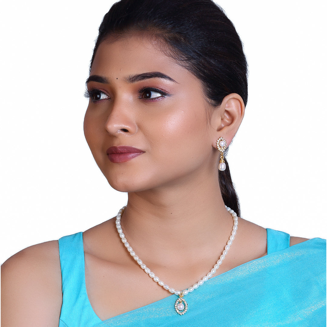 Freshwater Oval Shape Pearl Charm Stone-Studded Necklace Set