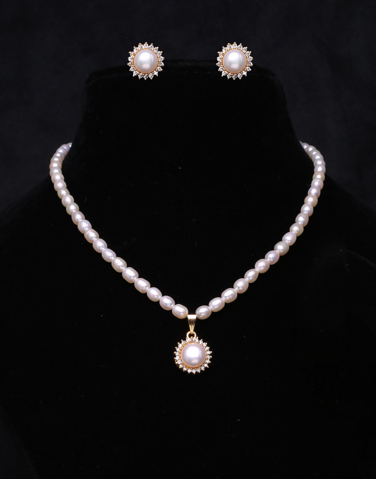 Shimmer n Sparkle White Pearl Necklace With Earrings For Women and Girls  Pearl Plastic Necklace Set Price in India - Buy Shimmer n Sparkle White Pearl  Necklace With Earrings For Women and