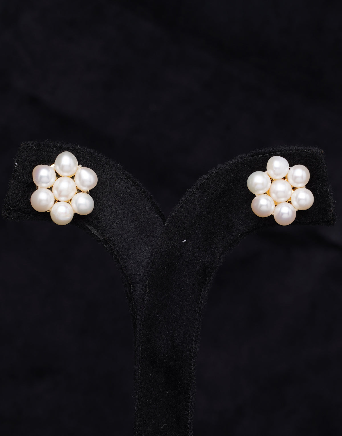 Freshwater Seven Pearl Studded Flower Earring
