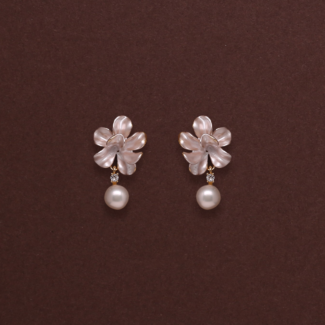Lustrous Leaf Drops Freshwater White Pearls