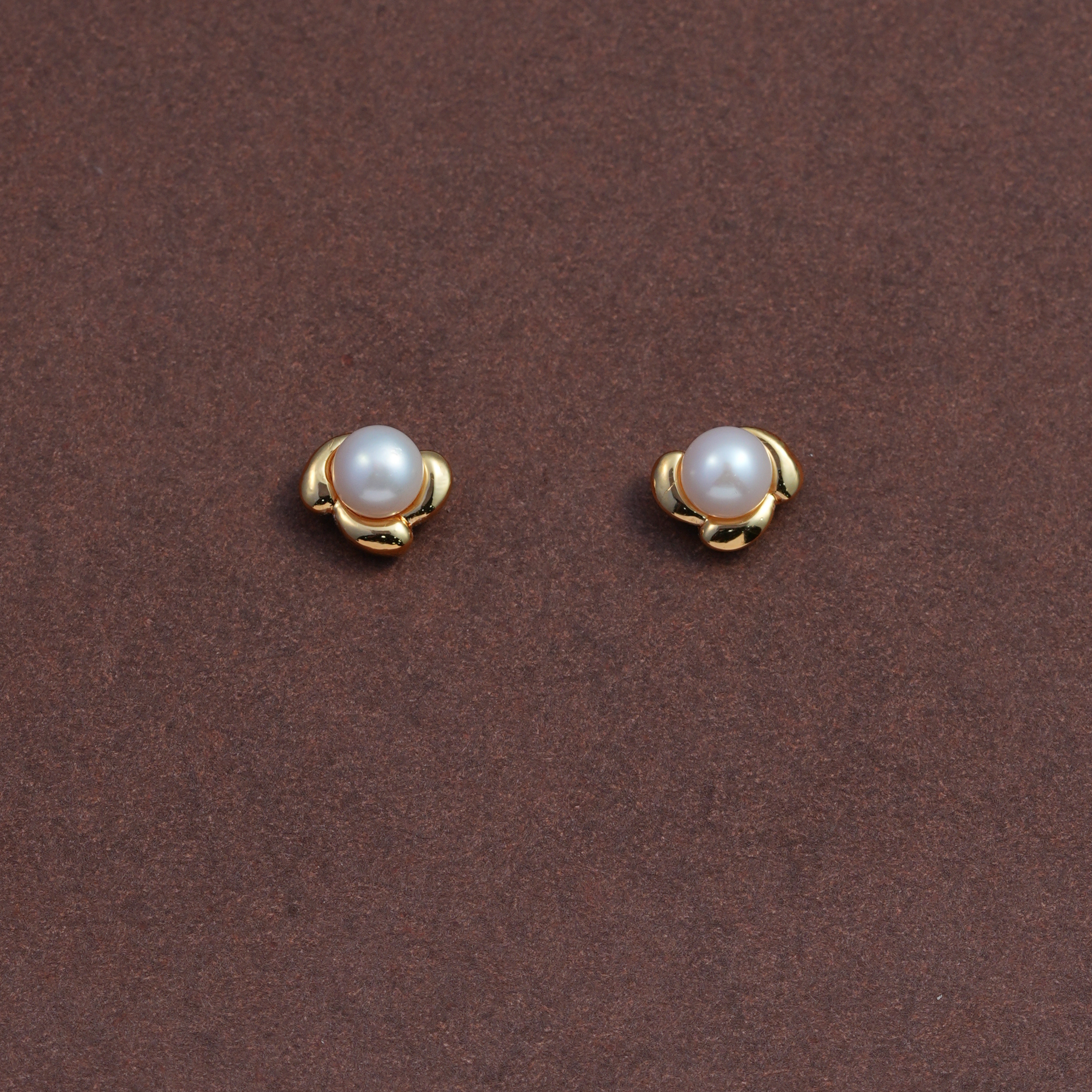 Freshwater White Pearl Stud
