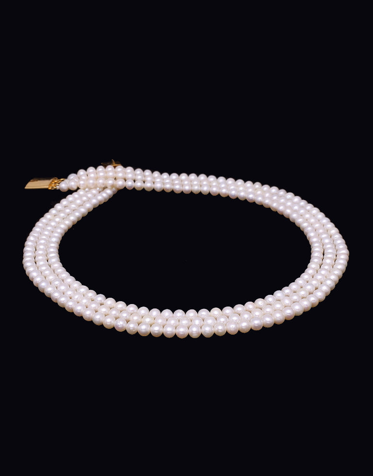 Attractive Round White Freshwater Pearl Necklace