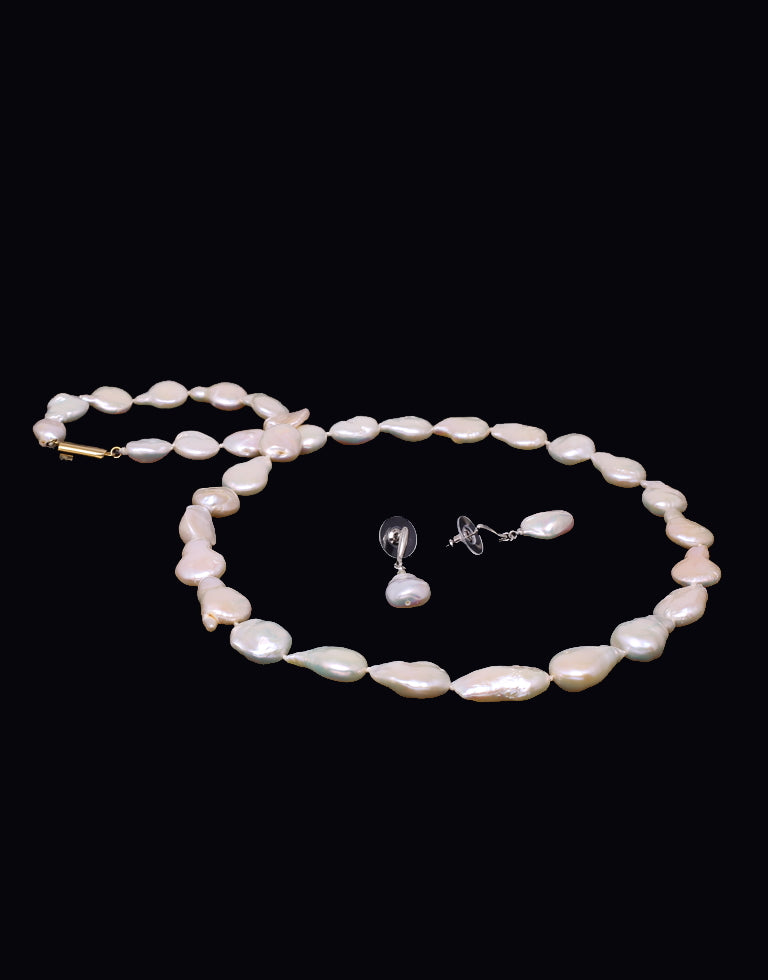 The Queenly White Baroque Freshwater Pearl Necklace Set