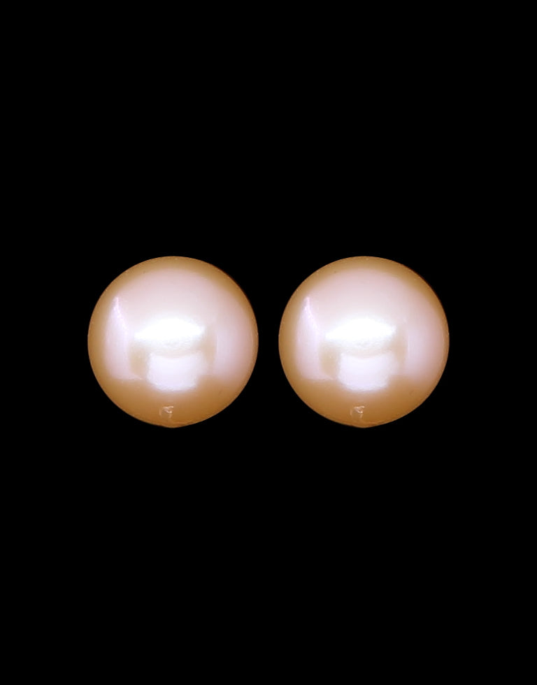 Alluring Pink Freshwater Pearl Stud Earring