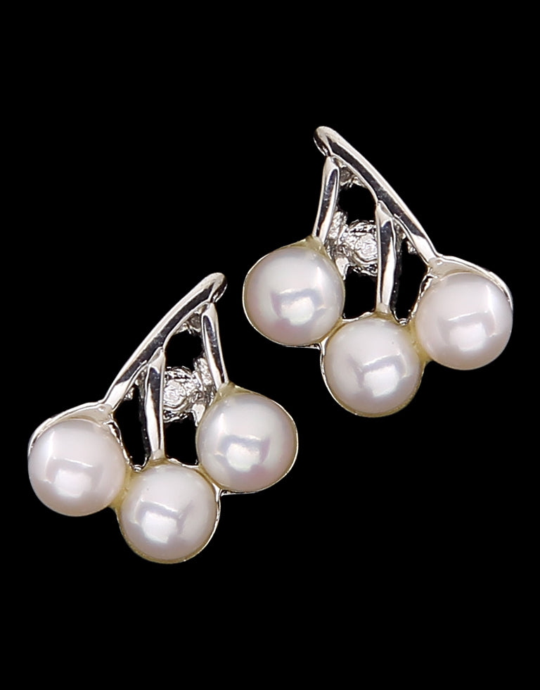 Beautiful Freshwater Pearl Fancy Stud Earrings