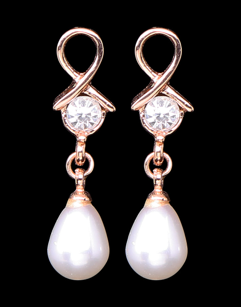 Beautiful Freshwater Pearl With Semi Precious Stone Fancy Stud Earrings