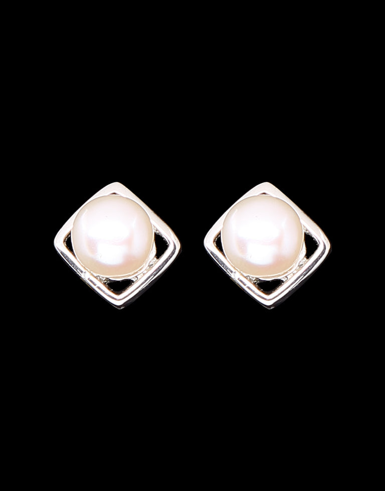 Gorgeous Freshwater Pearl Fancy Stud Earrings