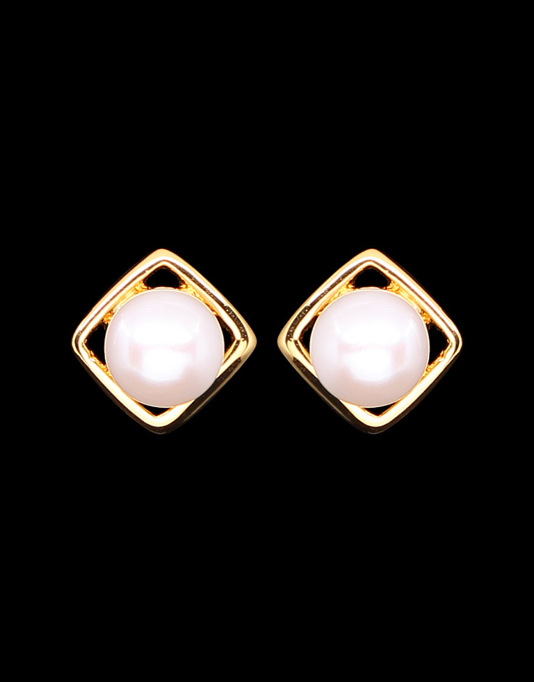 Gorgeous Freshwater Pearl Fancy Stud Earrings