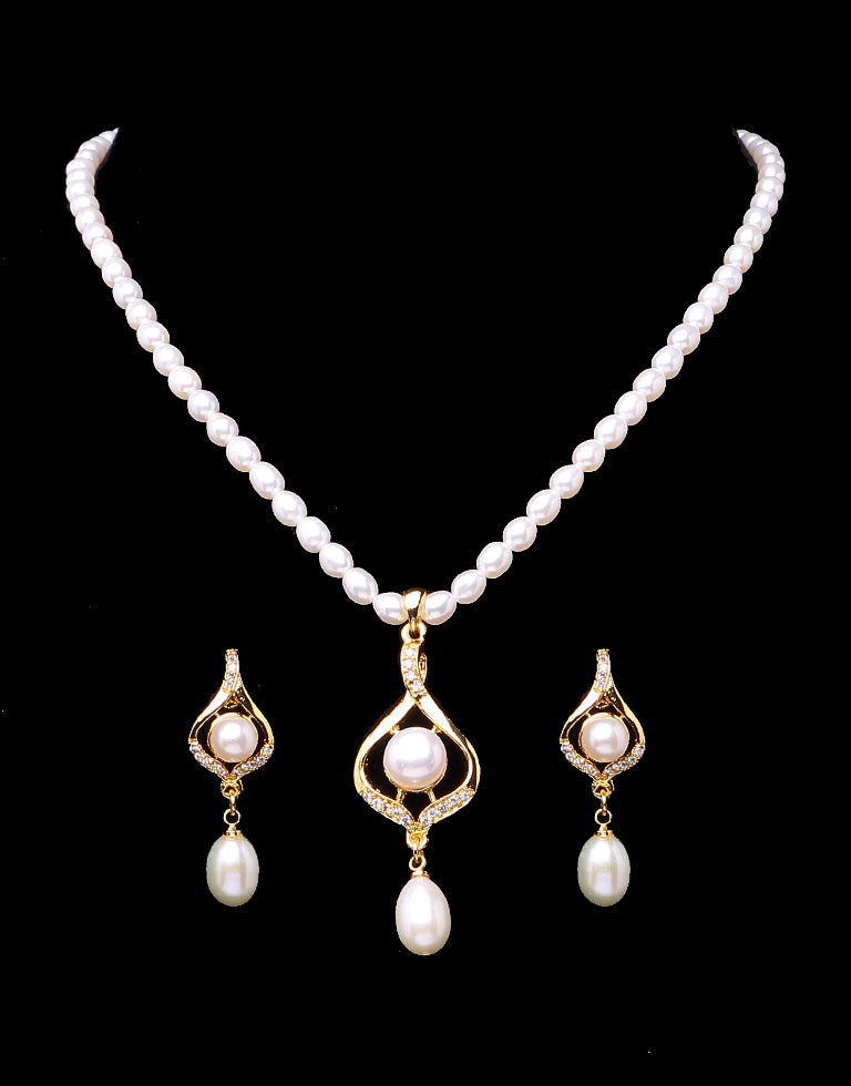 Oval Beaded Pearl Set With Oval Dangled Pearls