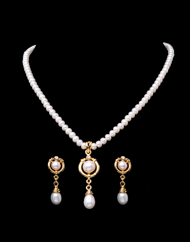 White Round Beaded Pearl Set with Drop Shaped Dangled Pearls