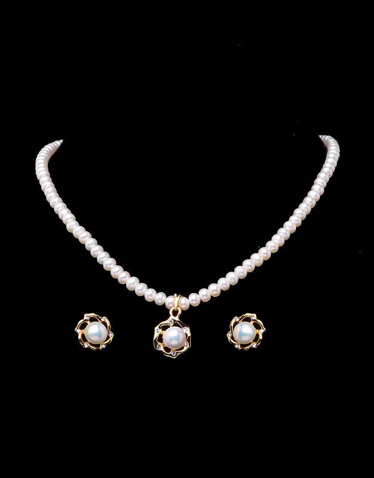 Round White Pearl Studded In Flower Beaded Pearl Set