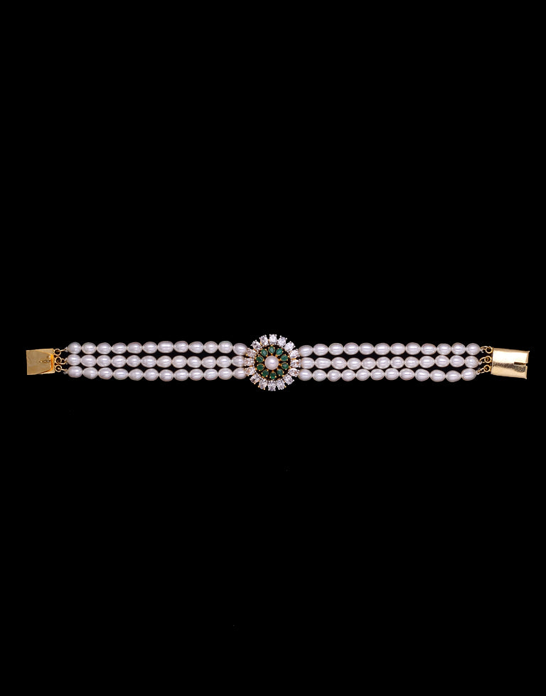 Versatile Freshwater Pearl Bracelet with Semi Precious Stone Studded Centre Piece