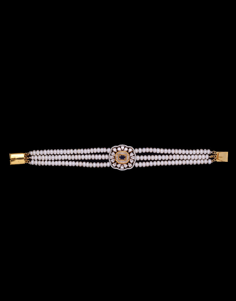 Gorgeous Freshwater Pearl Bracelet with Semi Precious Stone Studded Centre Piece