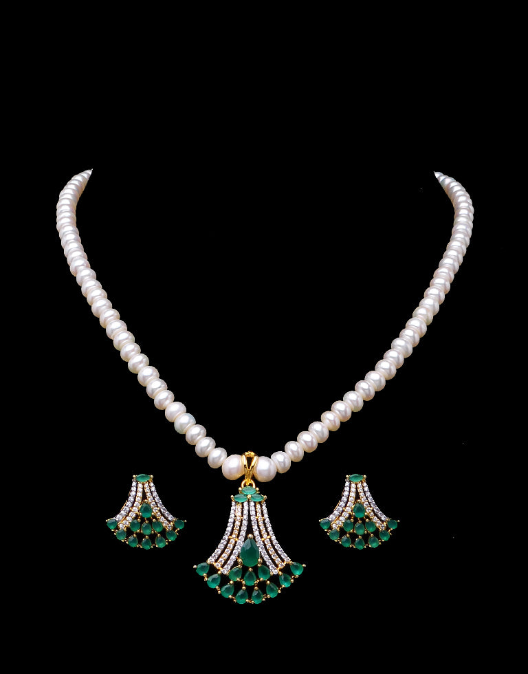 Gorgeous Freshwater Pearl Set with Green studded Stone Pendant