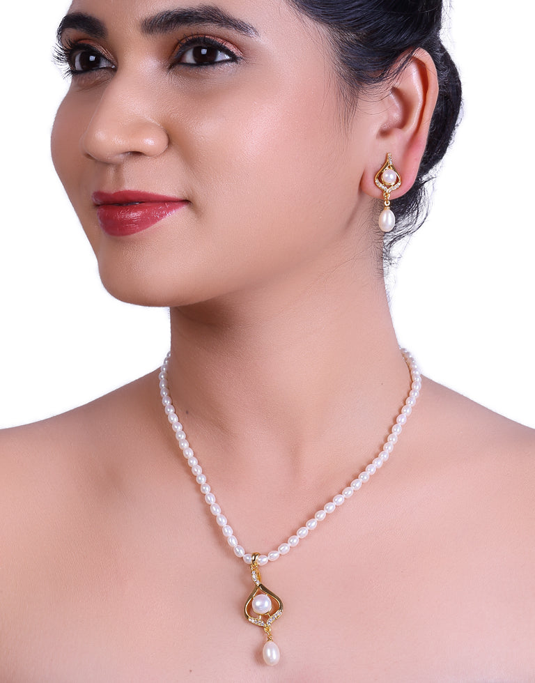Oval Beaded Pearl Set With Oval Dangled Pearls