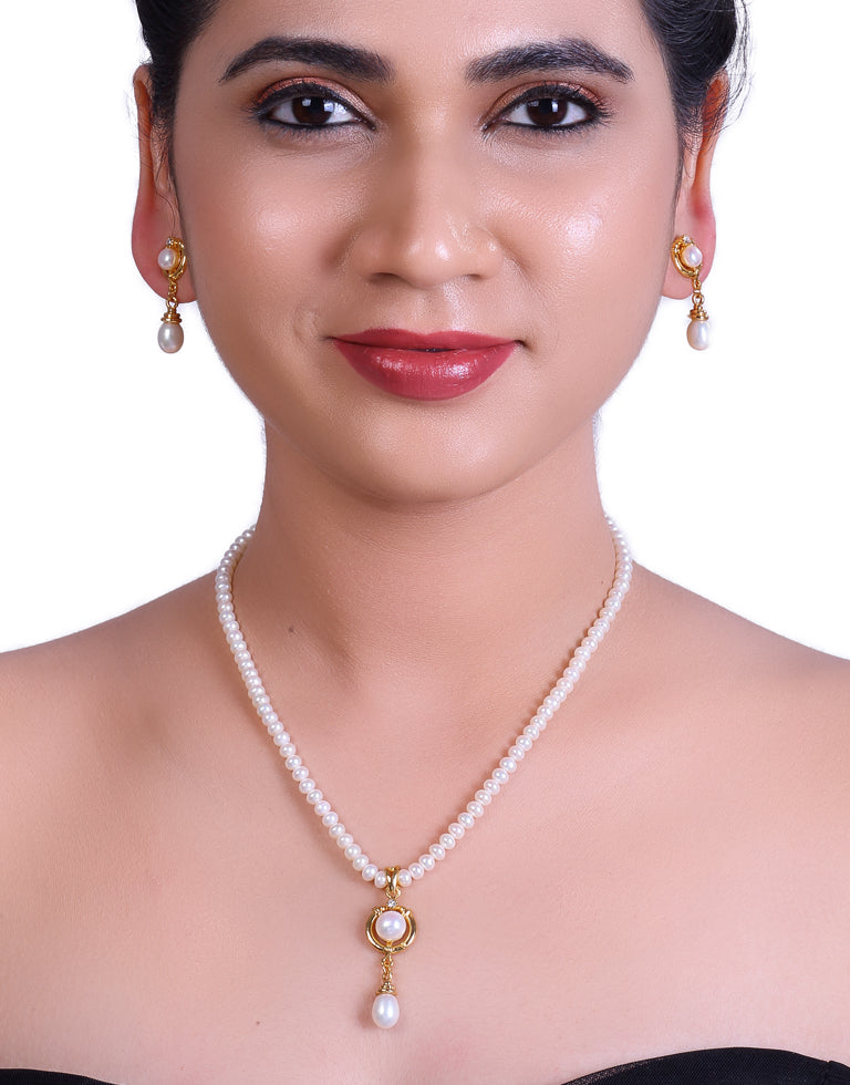 White Round Beaded Pearl Set with Drop Shaped Dangled Pearls