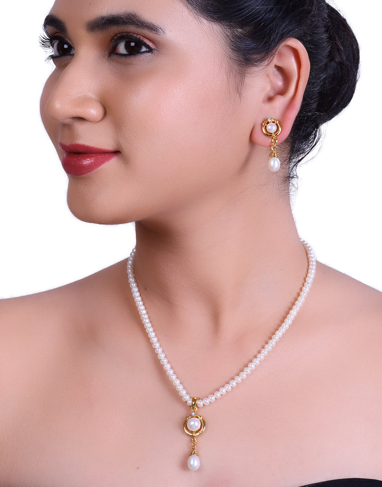 White Round Beaded Pearl Set with Drop Shaped Dangled Pearls