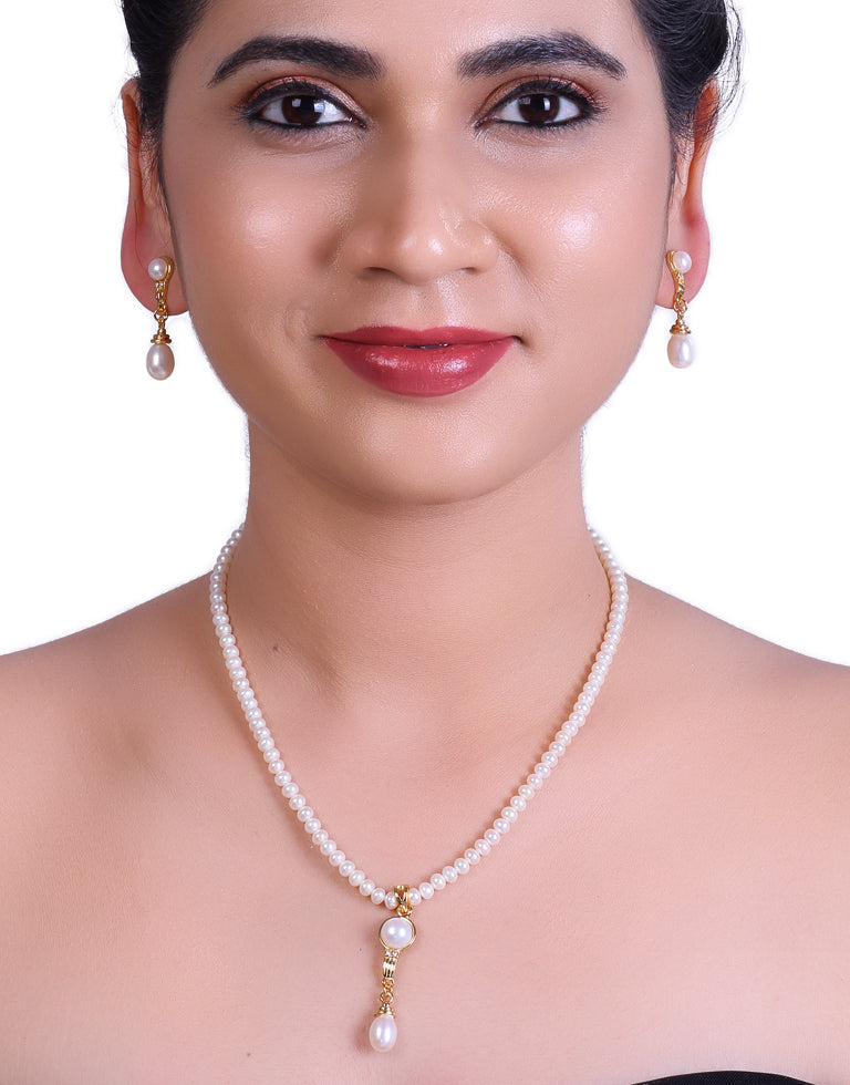 White Round Freshwater Pearl Set with Drop Dangled Pearls
