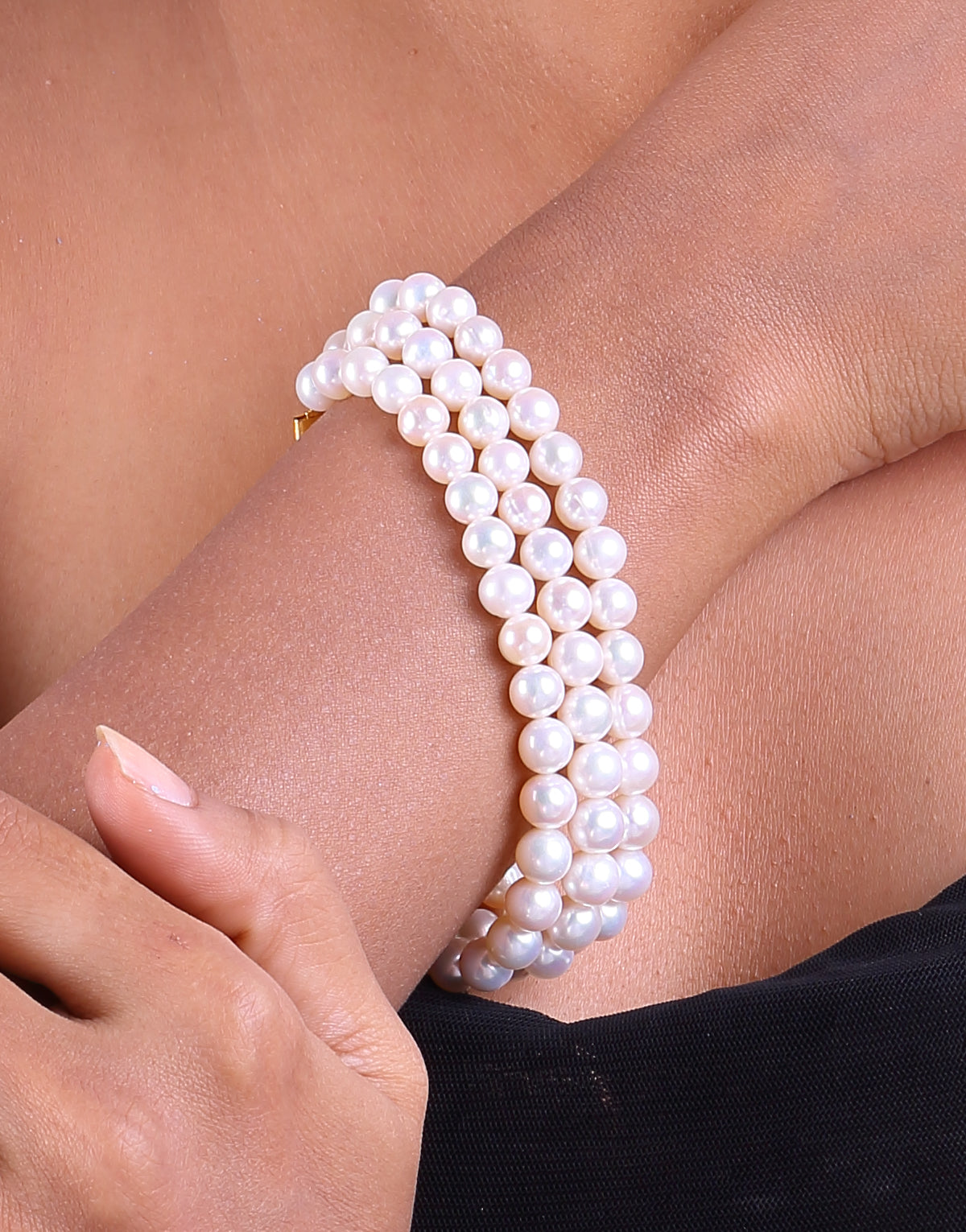 Round White Freshwater Pearl Bracelet