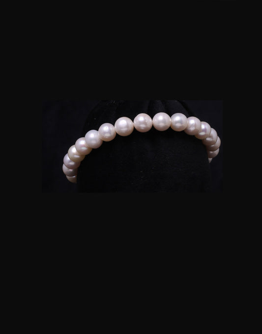 Round White Freshwater Pearl Bracelet
