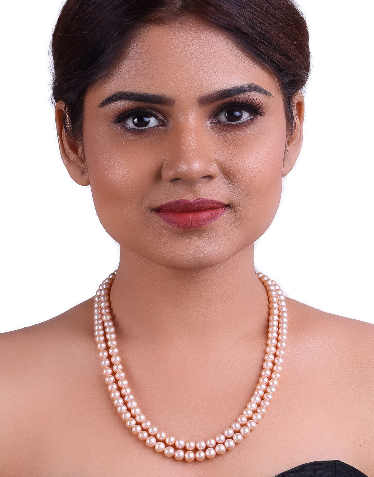 Subtle and cultured round pink freshwater pearl necklace