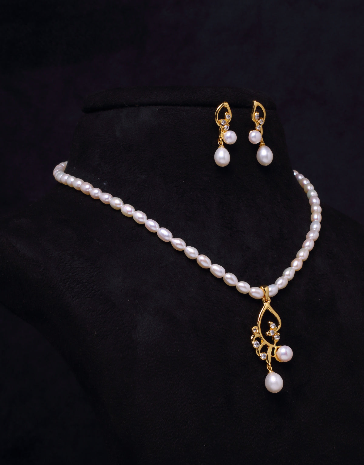 Oval Shaped Beaded Pearl With Cubic Ziconia Set Pendant And Earring