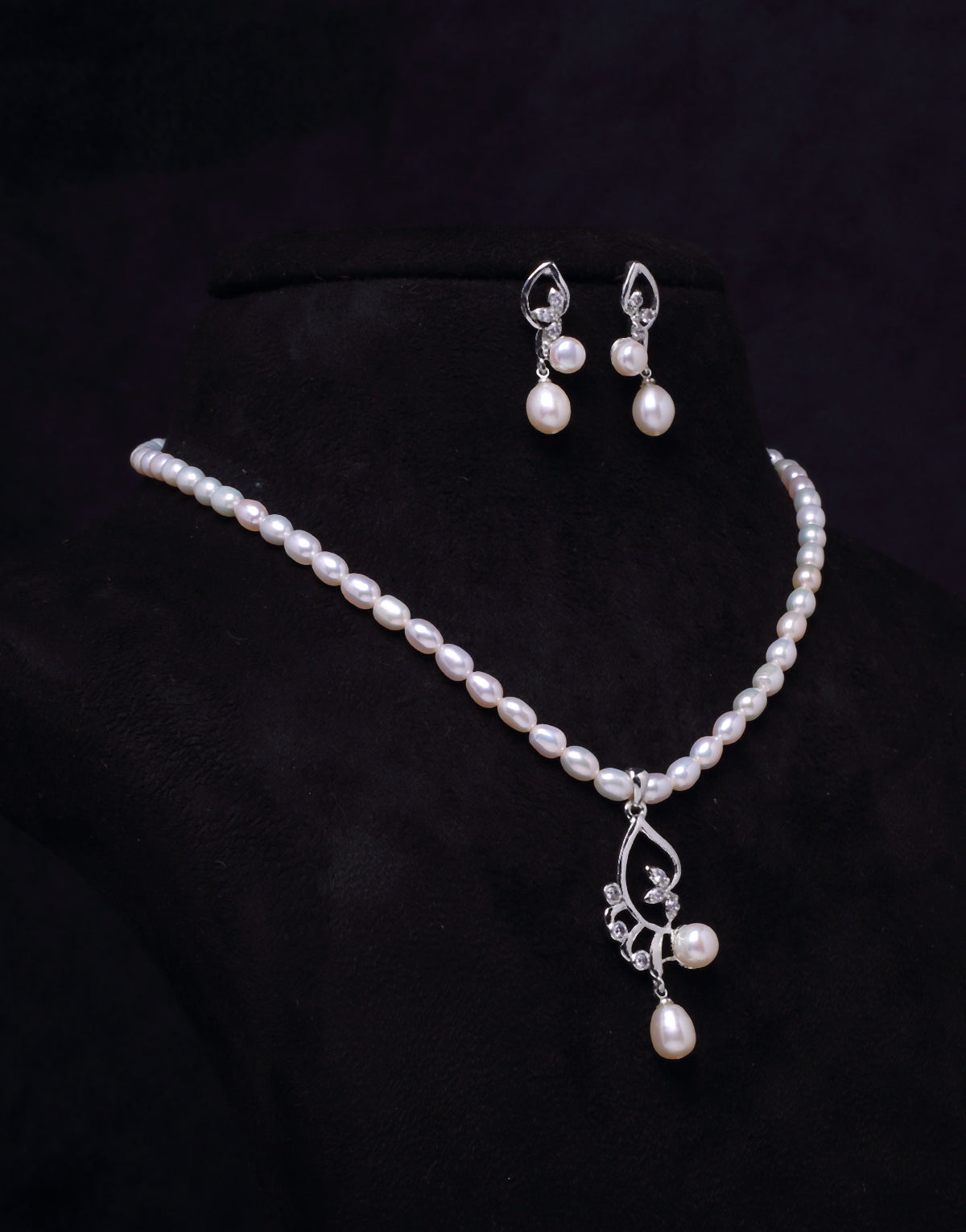 Oval Shaped Beaded Pearl With Cubic Ziconia Set Pendant And Earring