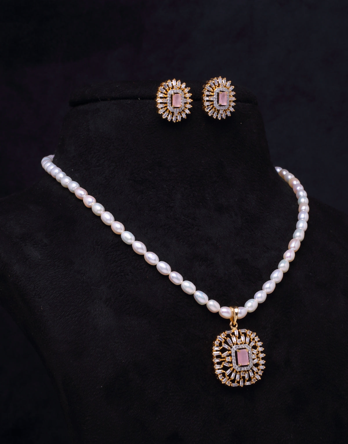 Elegant Freshwater Oval Shape Pearl Set, With Cz Semi Precious Stone