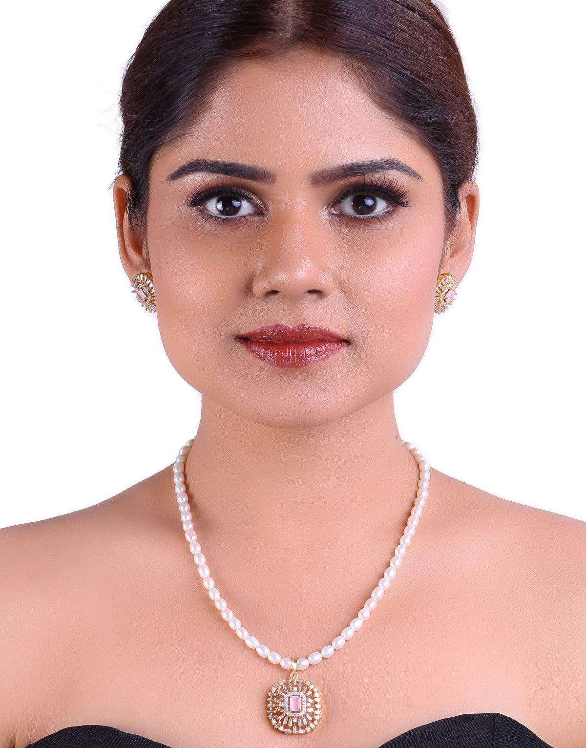 Elegant Freshwater Oval Shape Pearl Set, With Cz Semi Precious Stone